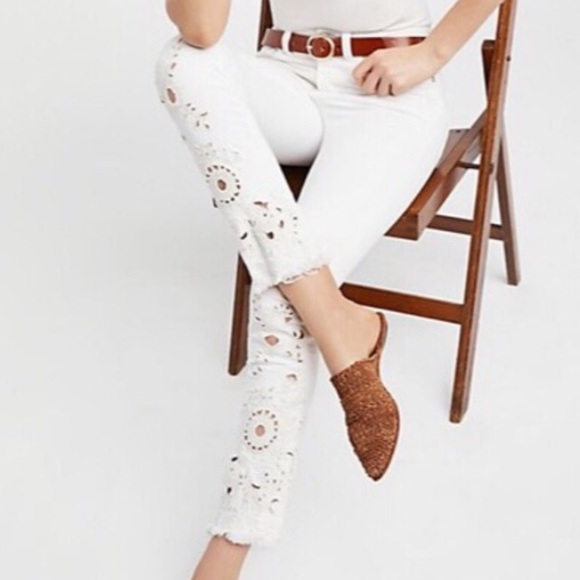 🆕 Free People Cutwork Cigarette Jeans - Picture 2 of 6